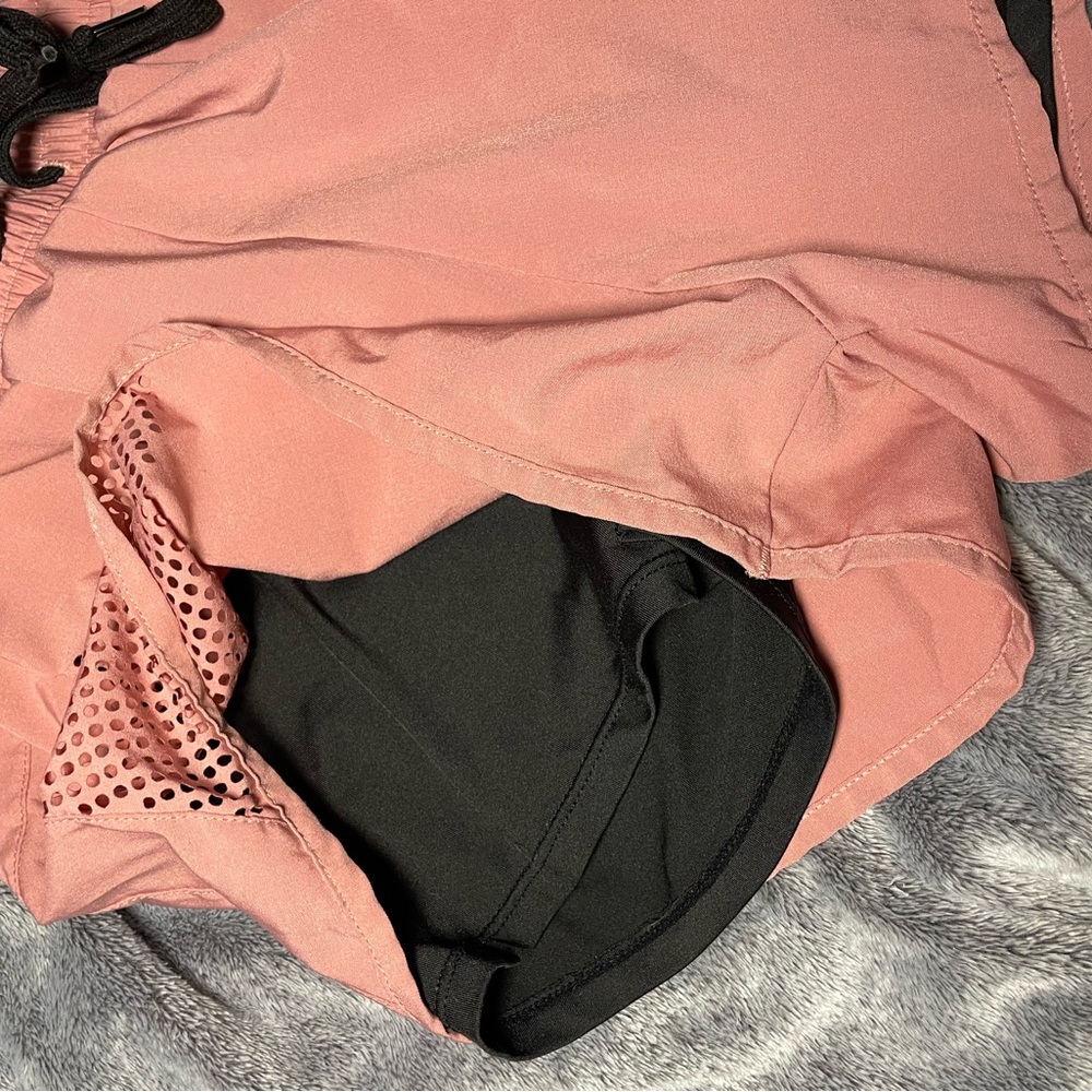 Shorts - Picture 2 of 3